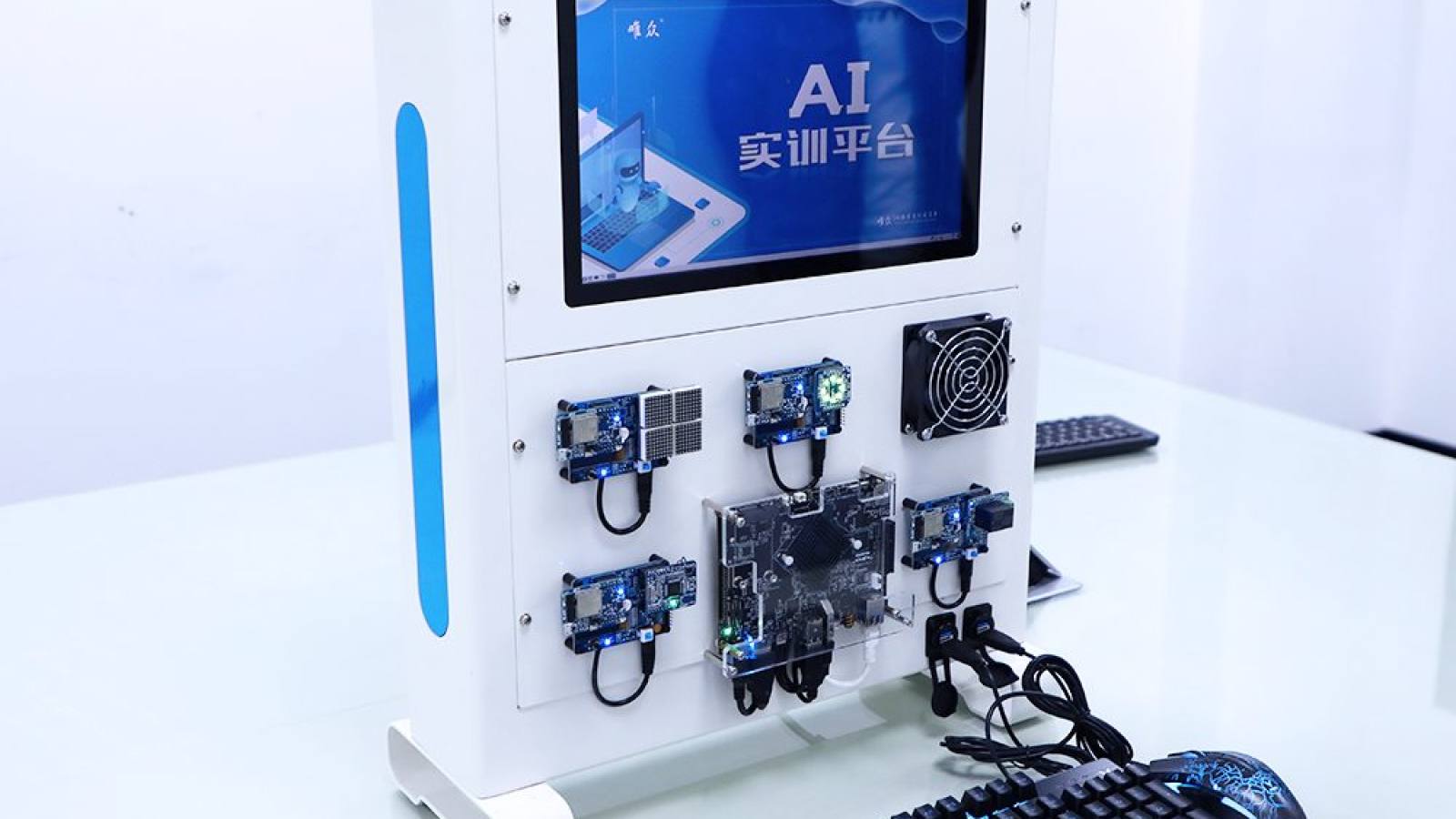 AI设备制造产品中心栏目配图